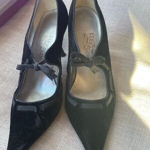 Salvatore Ferragamo Black Velvet Heels with Bow — Bardwill Mary Janes Sz 9B